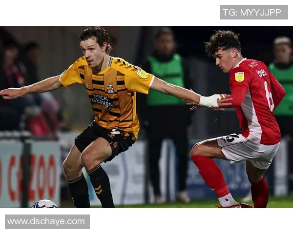 莫克姆与奥德的精彩对决揭示了足球战术与团队协作的完美结合